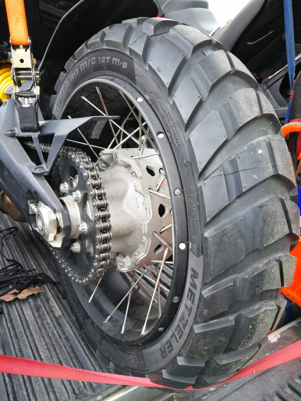 PILOTOS DEL CAMPEONATO GLADIADORES, SATISFECHOS CON LAS LLANTAS METZELER