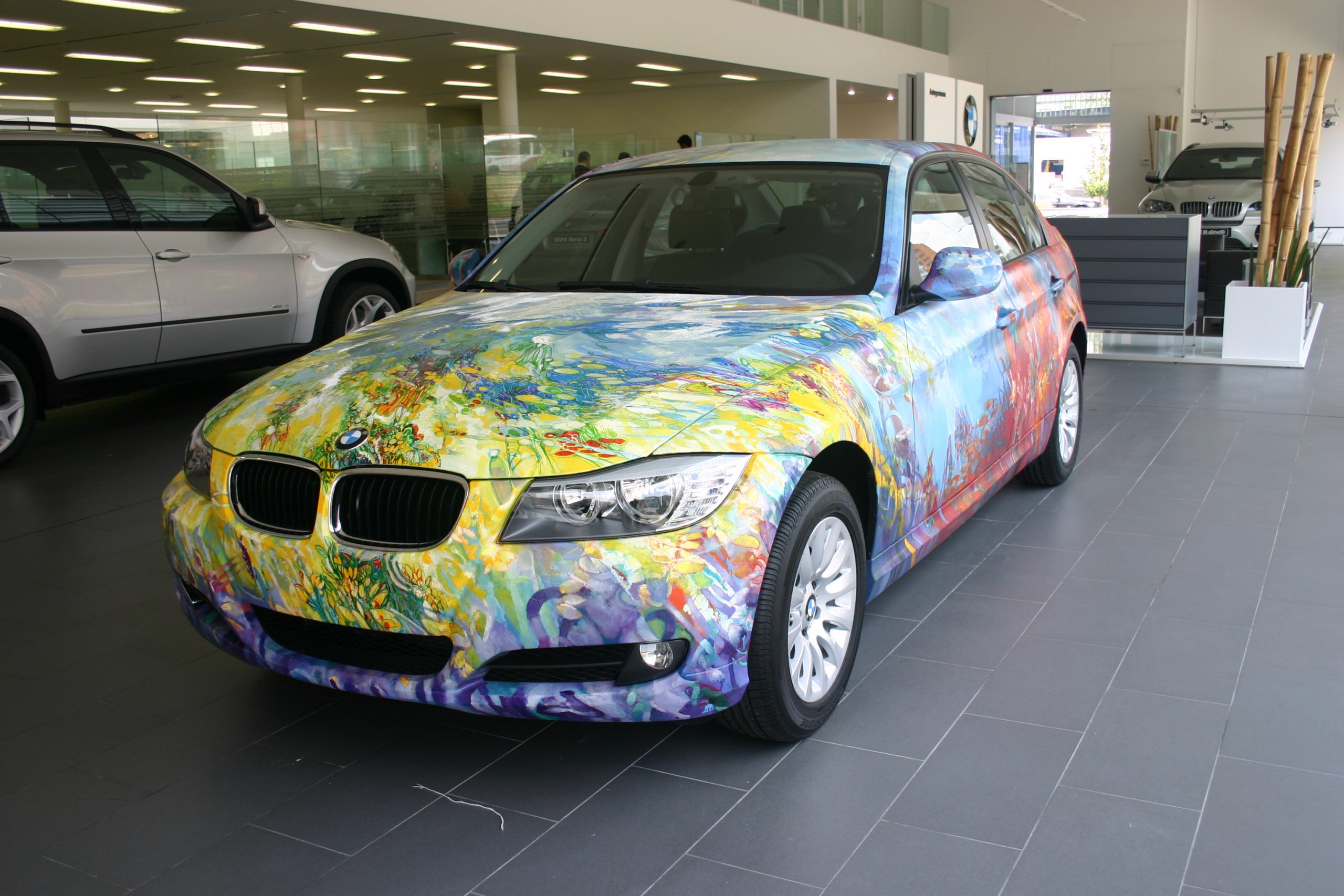 Arte y autos: BMW México convierte al nuevo BMW Serie 2 Coupé en un lienzo artístico