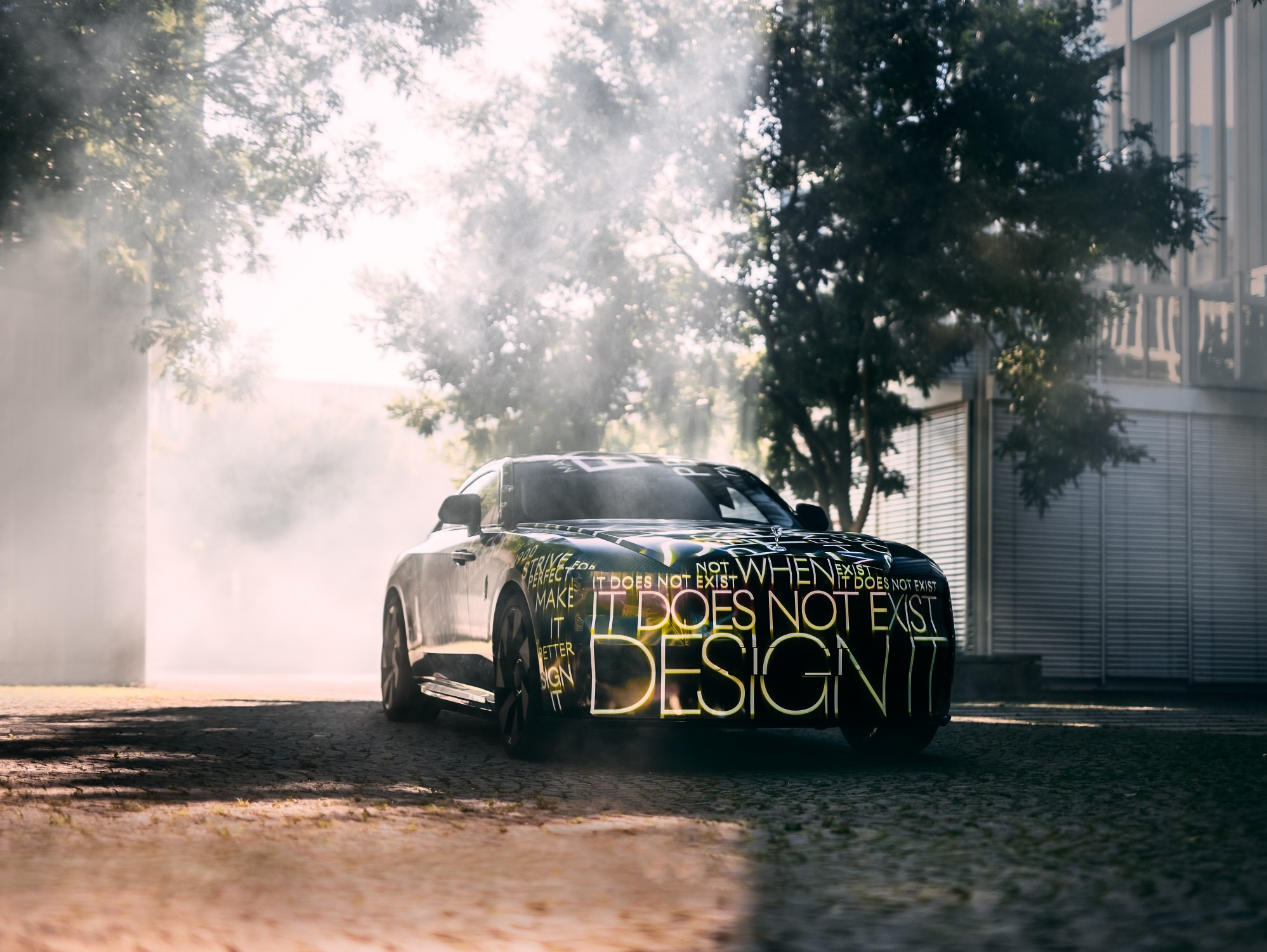 ROLLS-ROYCE MOTOR CARS ANUNCIA SU PRIMER AUTOMÓVIL TOTALMENTE ELÉCTRICO