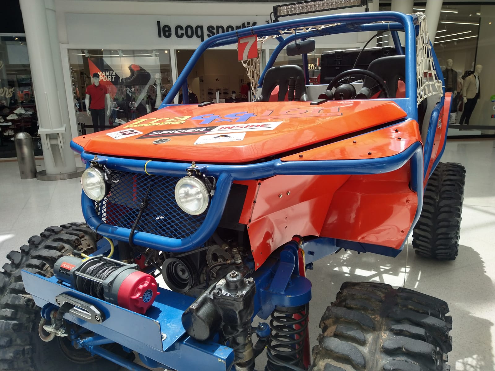 El Edén Centro Comercial se convierte en zona de Pits con la llegada del Tour Speed Week