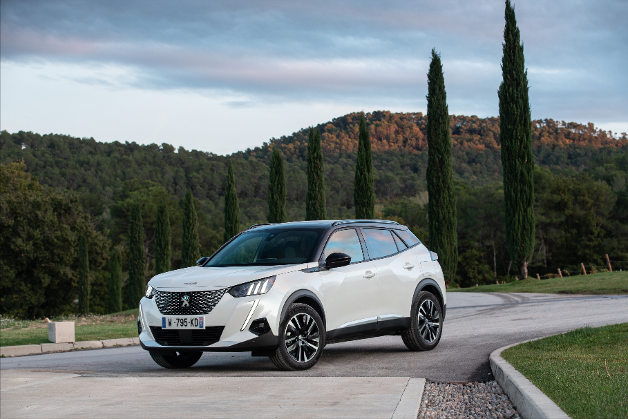 NUEVO PEUGEOT E-208 Y NUEVO PEUGEOT E-2008 DESARROLLOS TECNOLÓGICOS PARA UNA MAYOR AUTONOMÍA