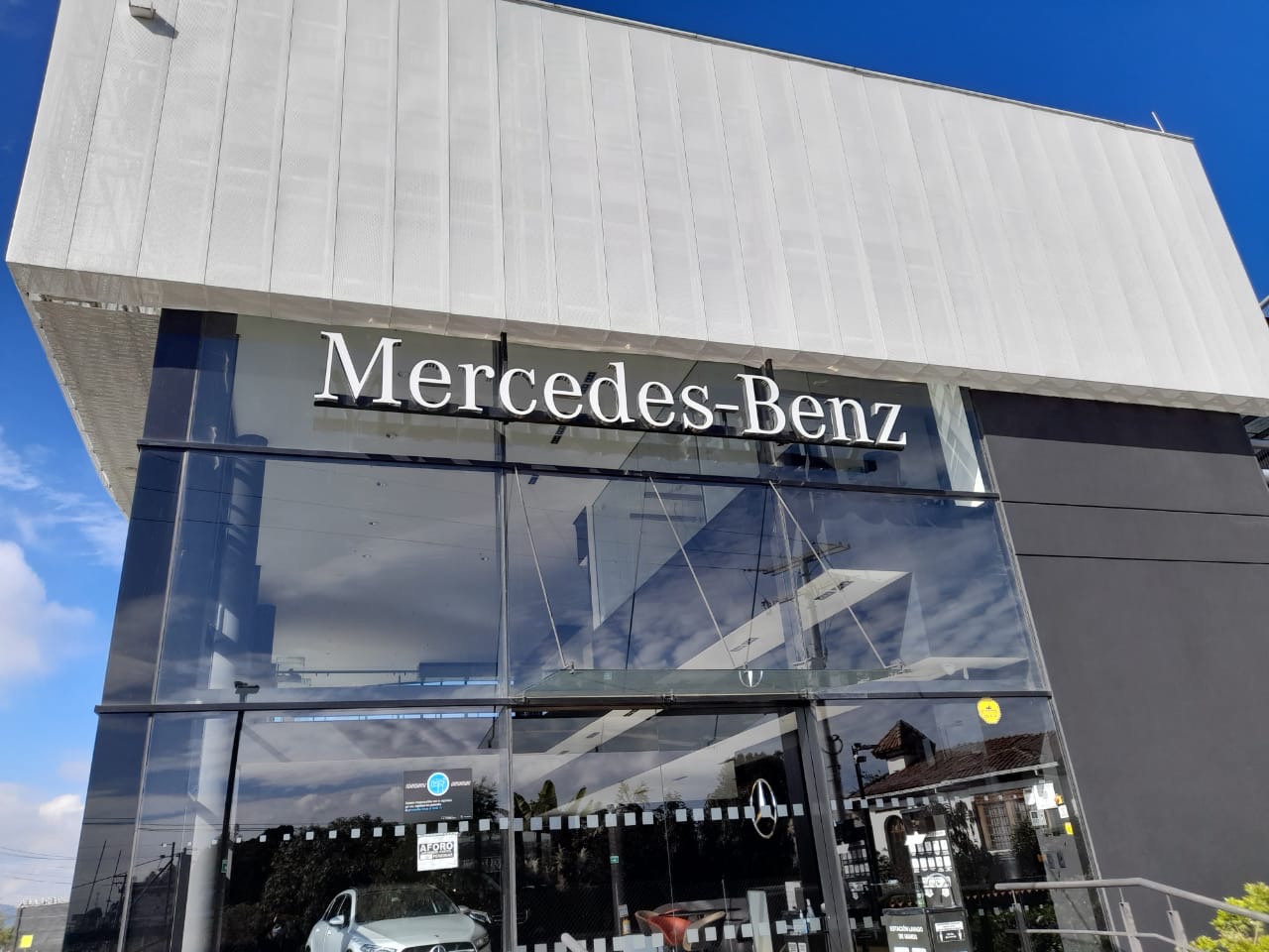 El Grupo Inchcape, como representante de Mercedes-Benz en Colombia, oficializa la adquisición de Automotores La Floresta por parte del grupo Motorysa