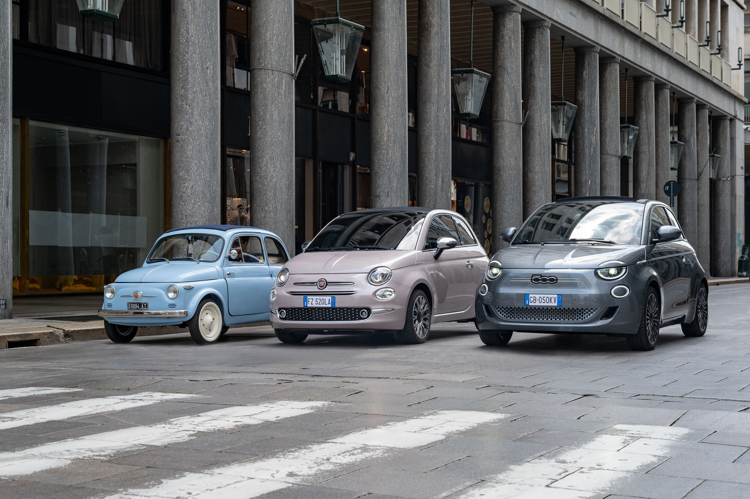 En su 65 aniversario, el Fiat 500 lidera el mercado de vehículos eléctricos en Italia y Alemania en el primer semestre de 2022