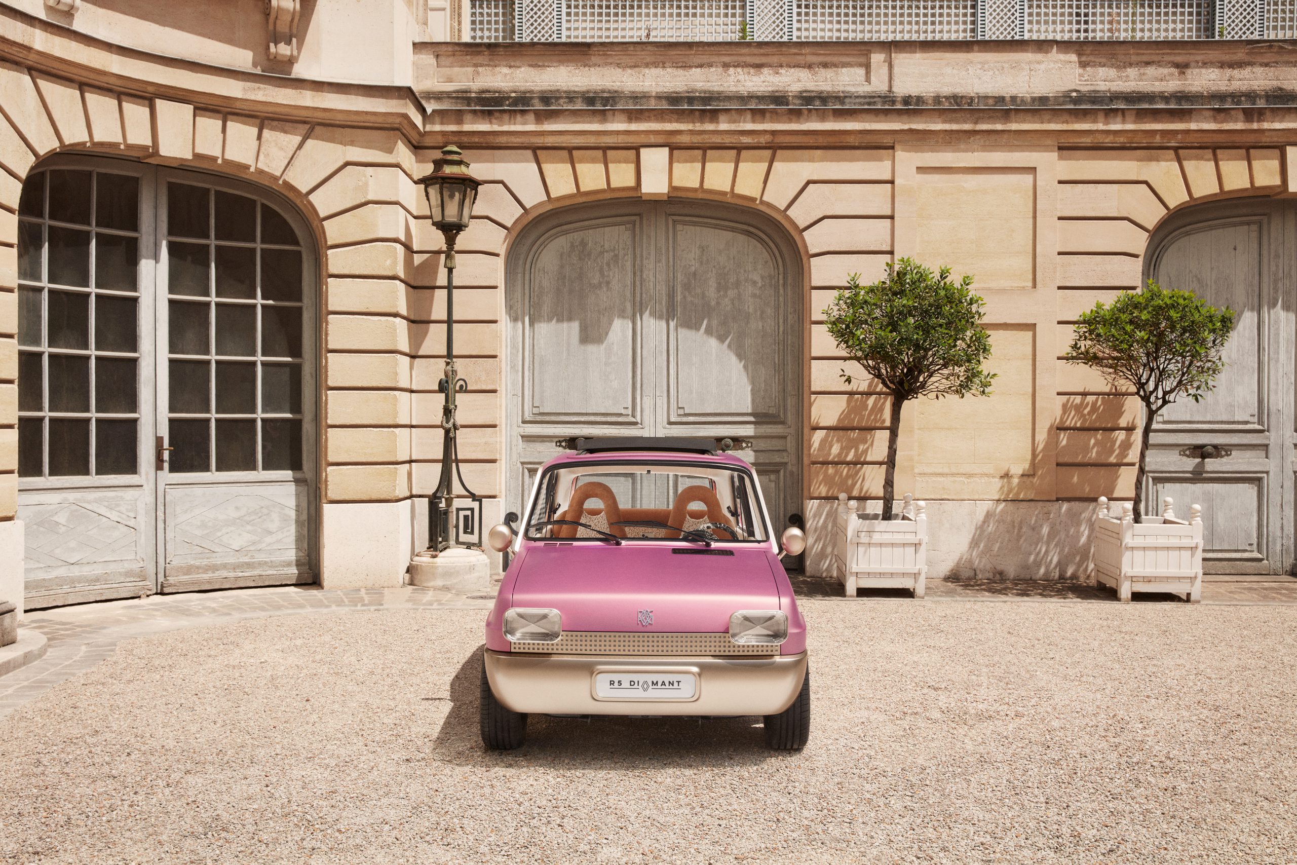 Renault 5 diamante, un show-car eléctrico desarrollado para celebrar los 50 años del modelo