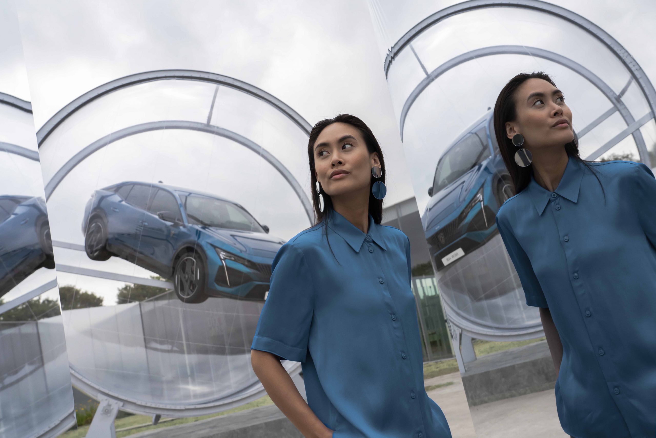 En “La Sphère”, el nuevo Peugeot 408 atrae todas las miradas