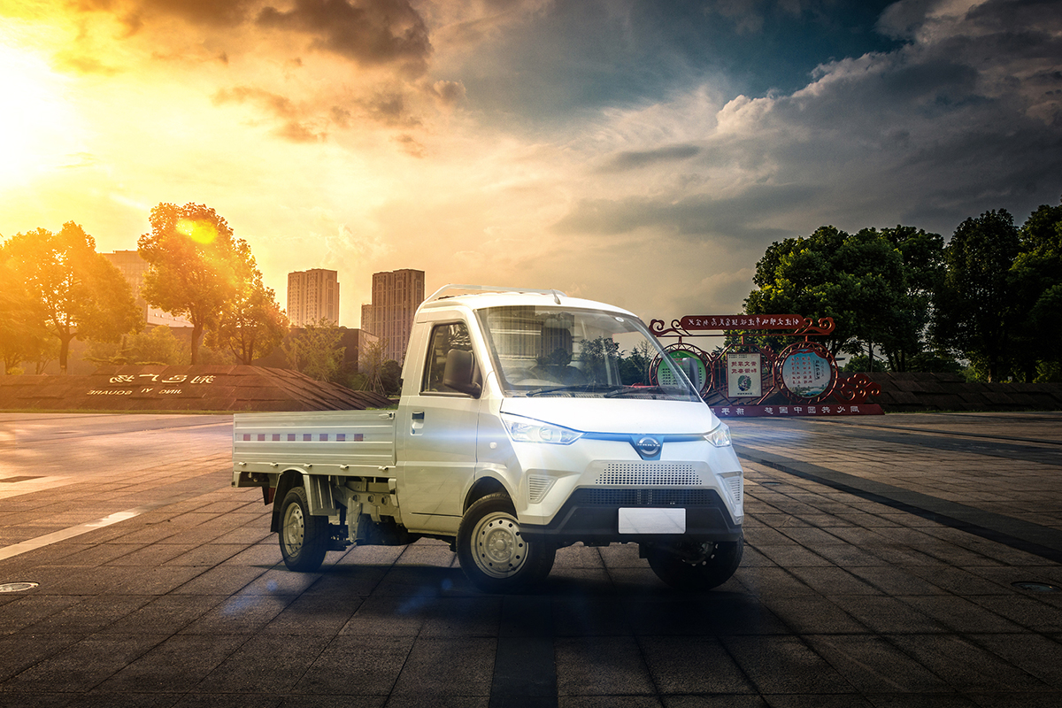El camión eléctrico STARK E-Truck 1.4t Lite llega a Colombia para revolucionar el mercado de transporte de carga en el país