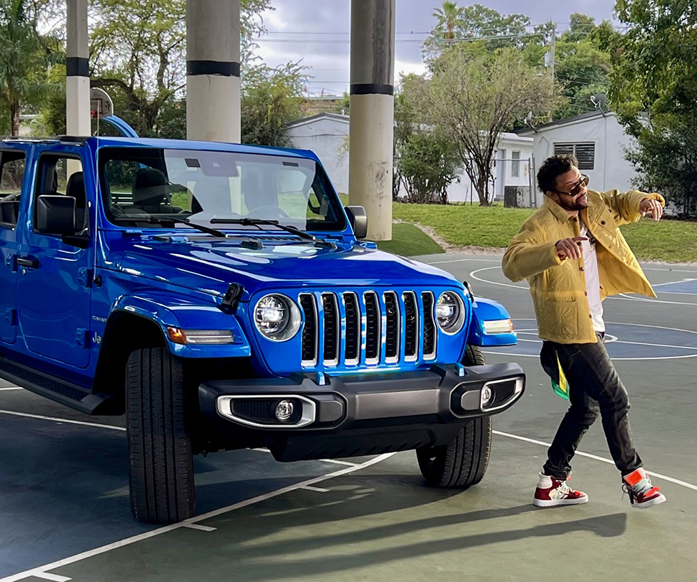 La marca Jeep® electrifica el evento deportivo más grande de EE.UU.
